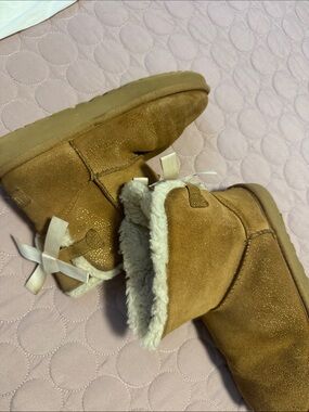 UGG Chestnut Girls' Shearling-Lined Ankle Booties with Ribbon Bows